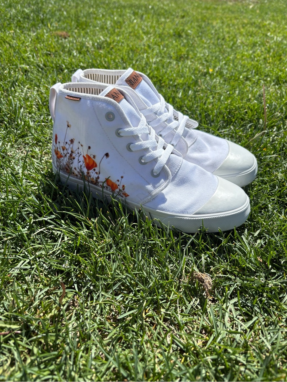 Women’s BANGS High-Top Sneakers Flowers Floral White size 8